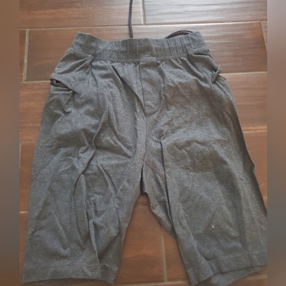 Lululemon gray shorts size small athletic
